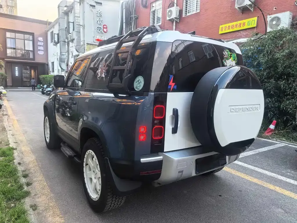 Land Rover Defender — фото 10