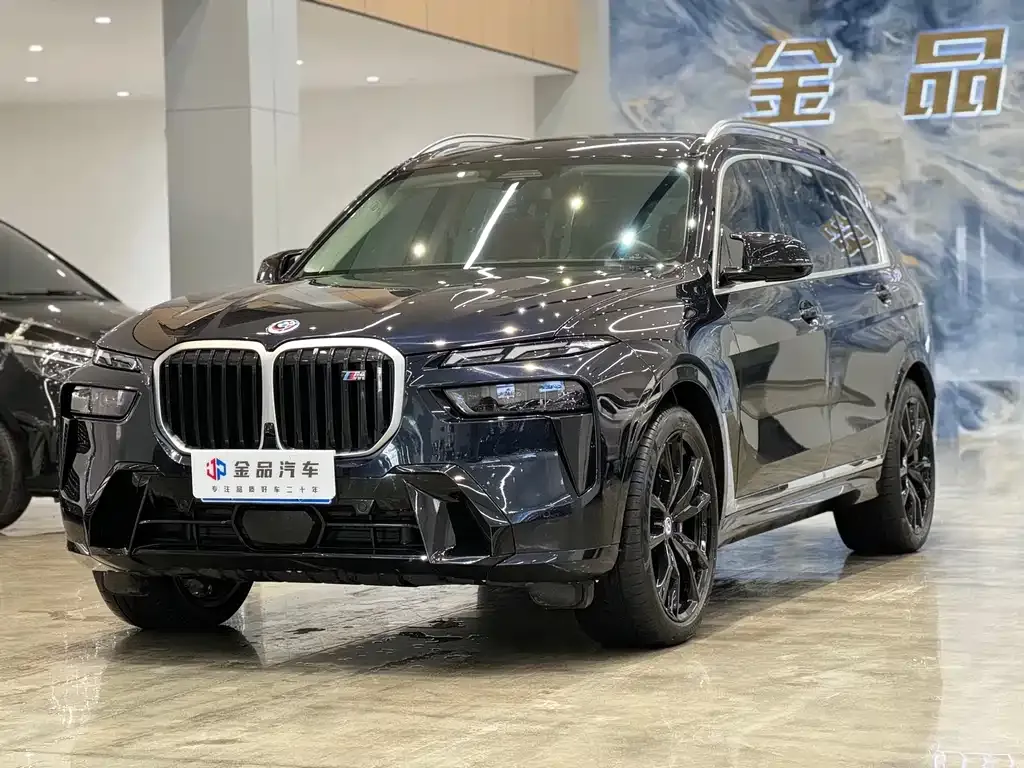 BMW X7 M60i