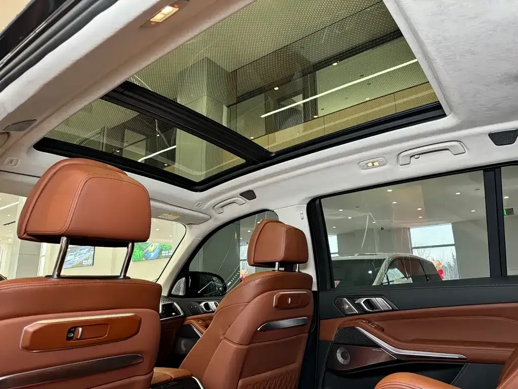 BMW X7 M60i 2023 из CN, фото 8