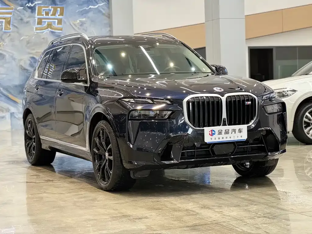 BMW X7 M60i 2023 из CN, фото 7