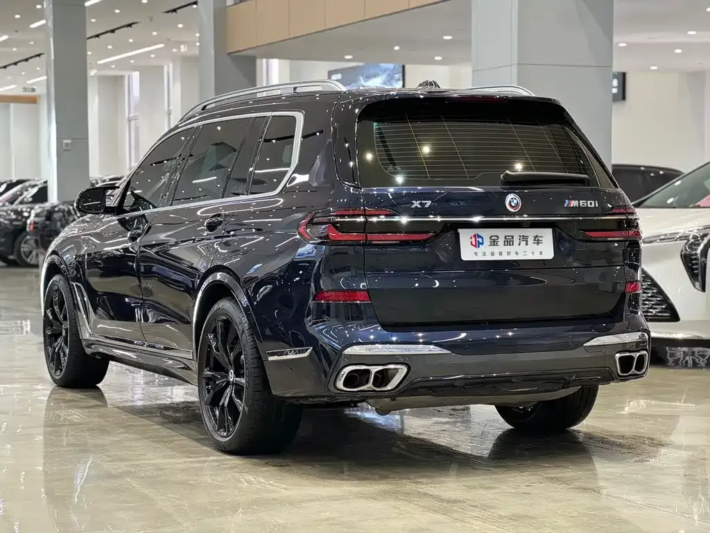BMW X7 M60i 2023 из CN, фото 6