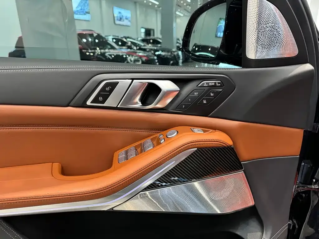 BMW X7 M60i 2023 из CN, фото 9