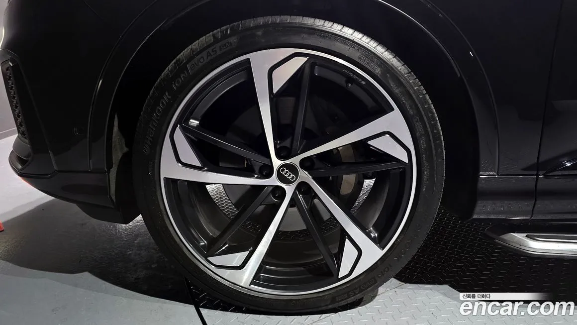 Audi Q7 2022 из KR, фото 4