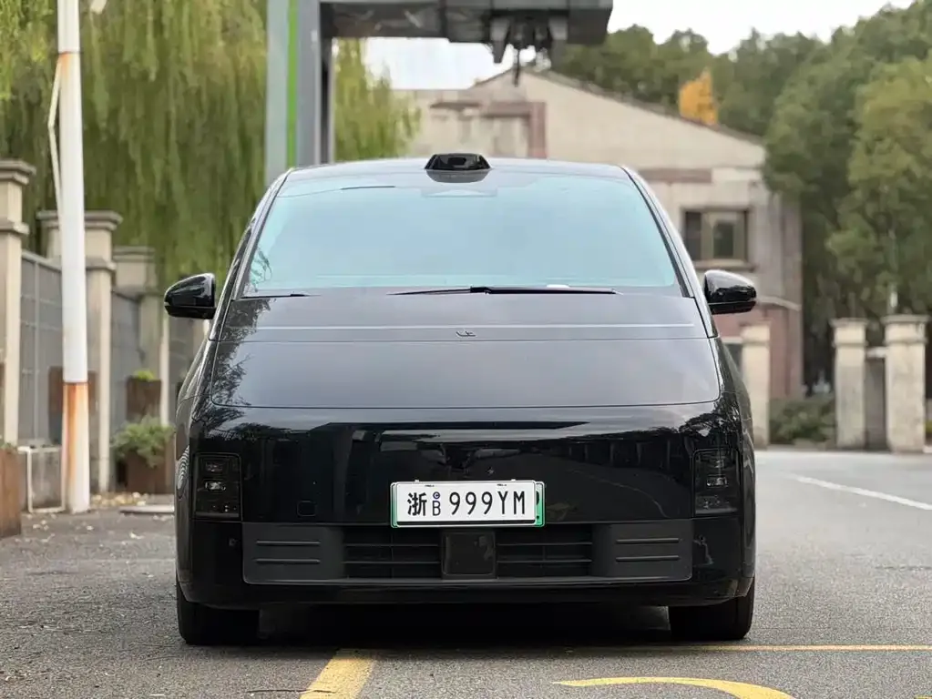 Li Auto MEGA — фото 3