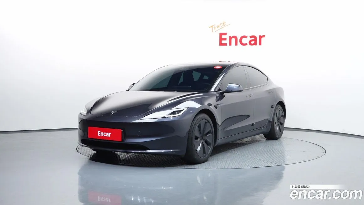Tesla Model 3 — фото 1