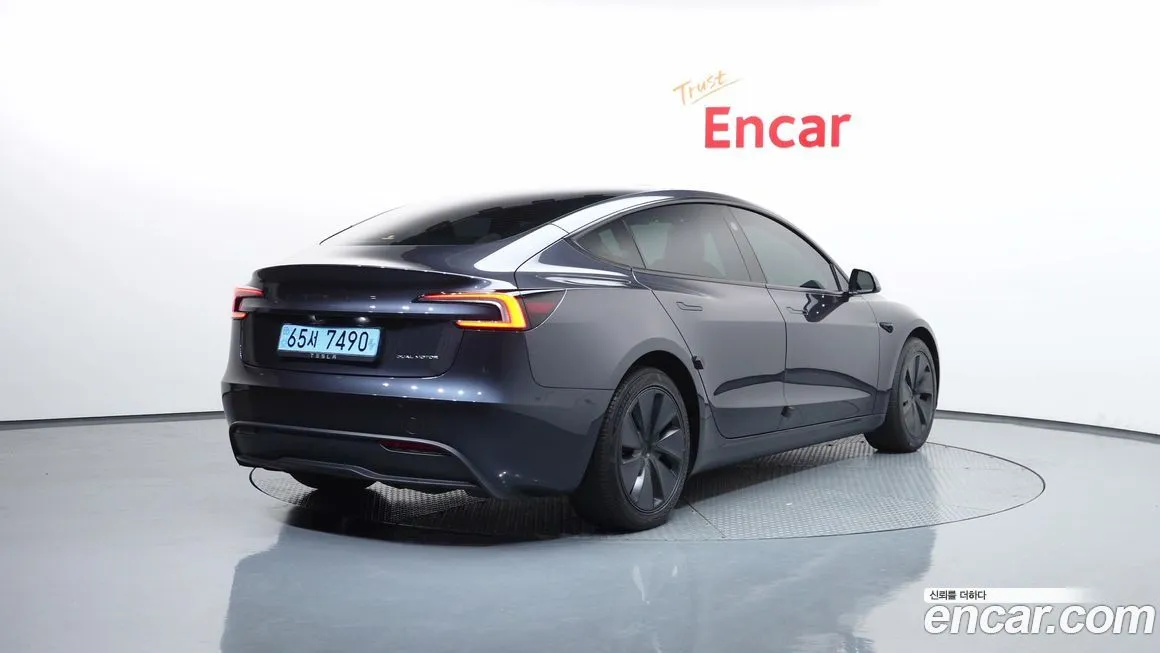 Tesla Model 3 — фото 3