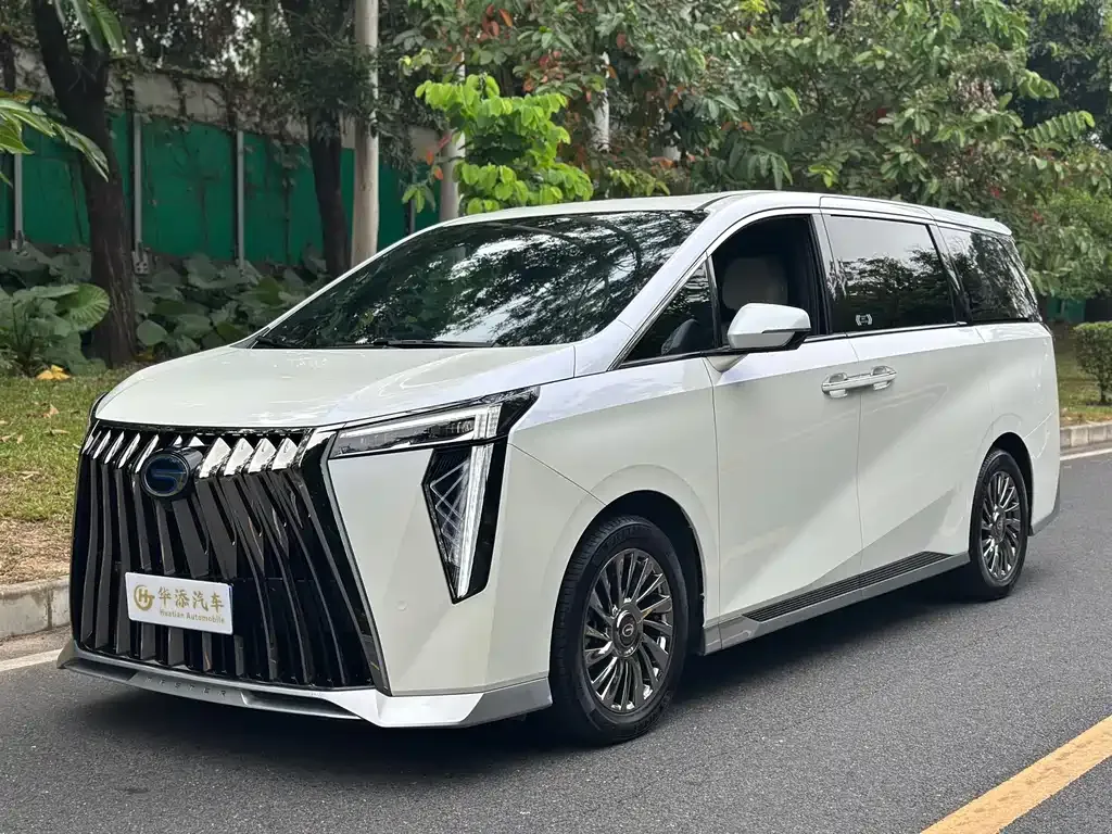 GAC Motor Trumpchi M8 — фото 1