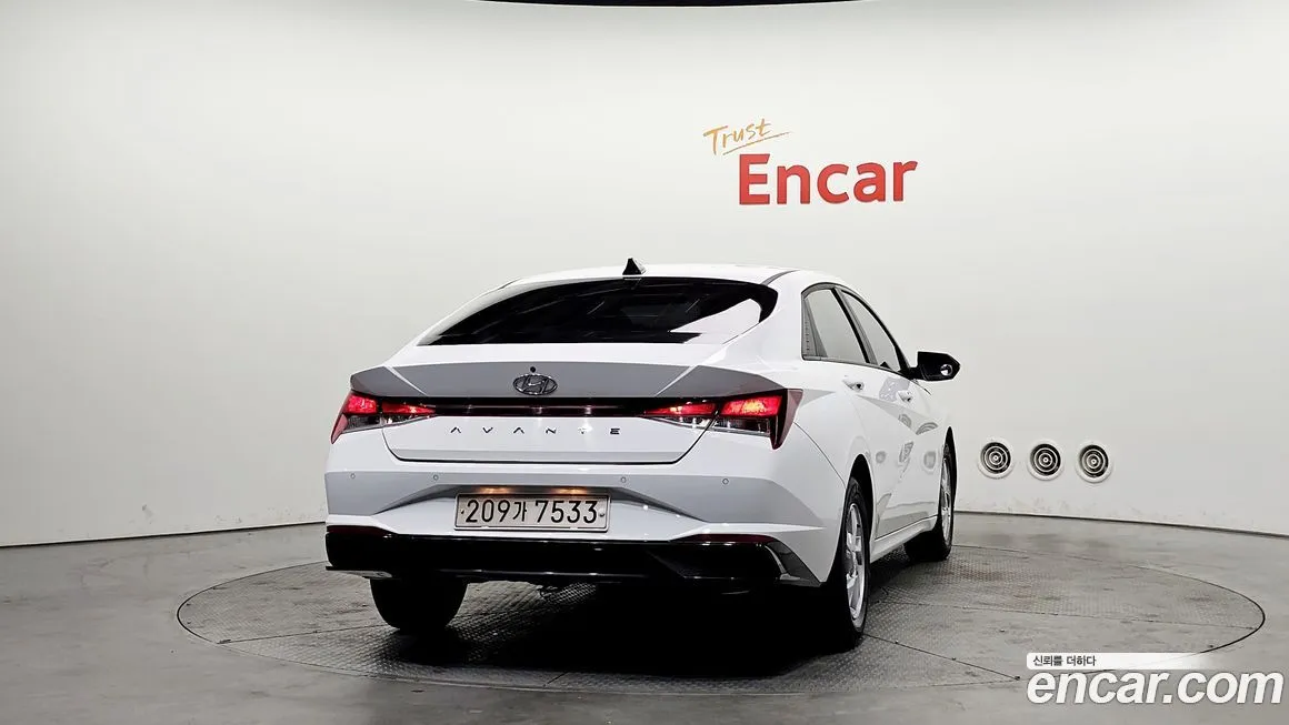 Hyundai AVANTE — фото 3