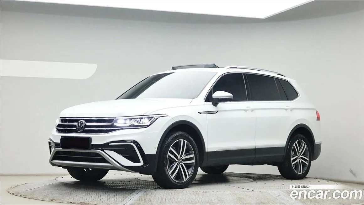 Volkswagen Tiguan — фото 1