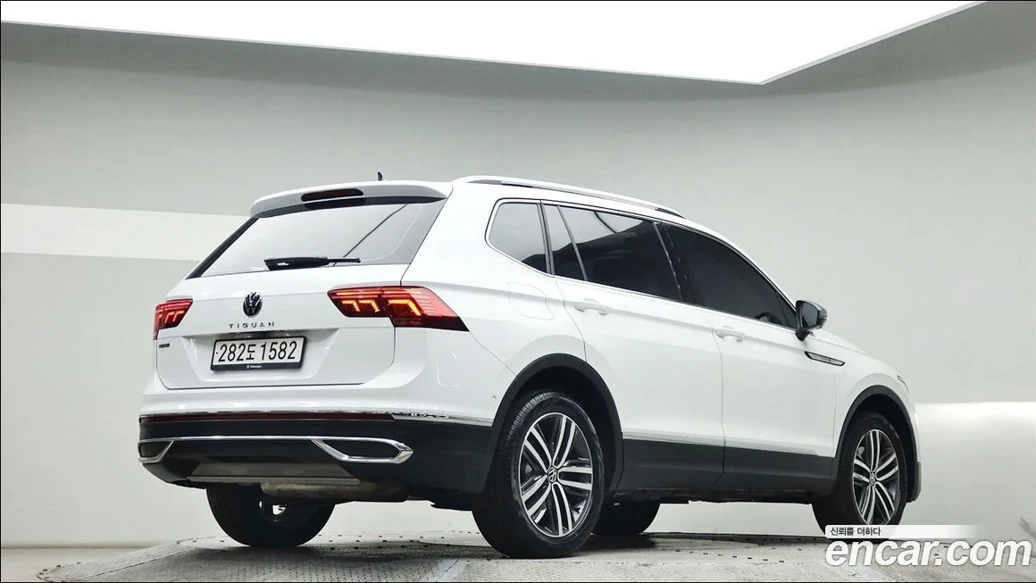 Volkswagen Tiguan — фото 3