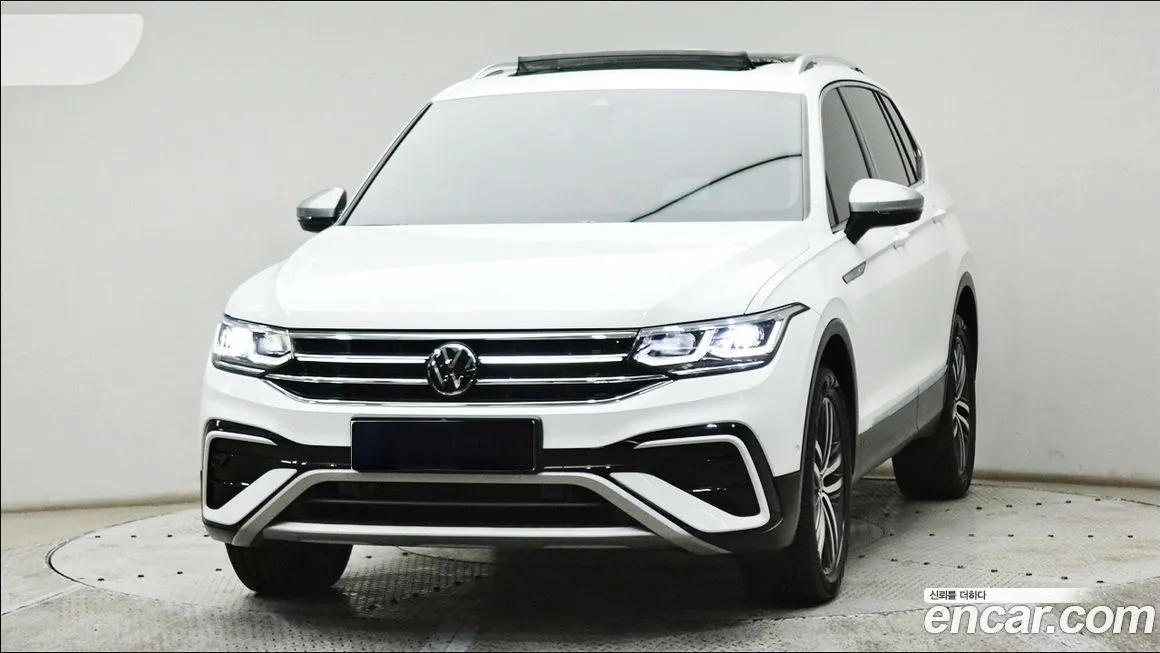 Volkswagen Tiguan — фото 6
