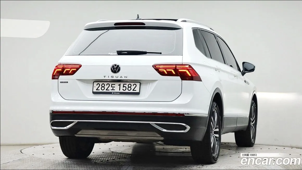 Volkswagen Tiguan — фото 4