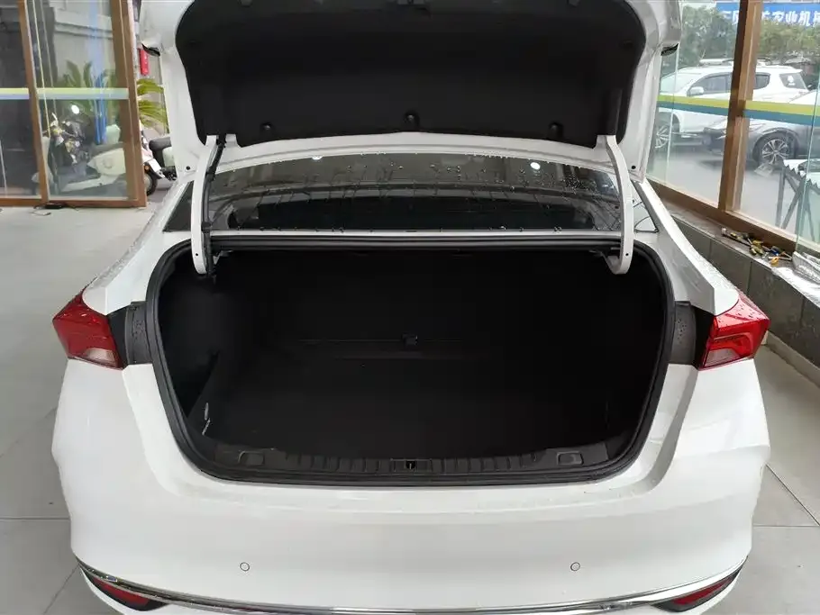 Buick Verano 2023 из CN, фото 2