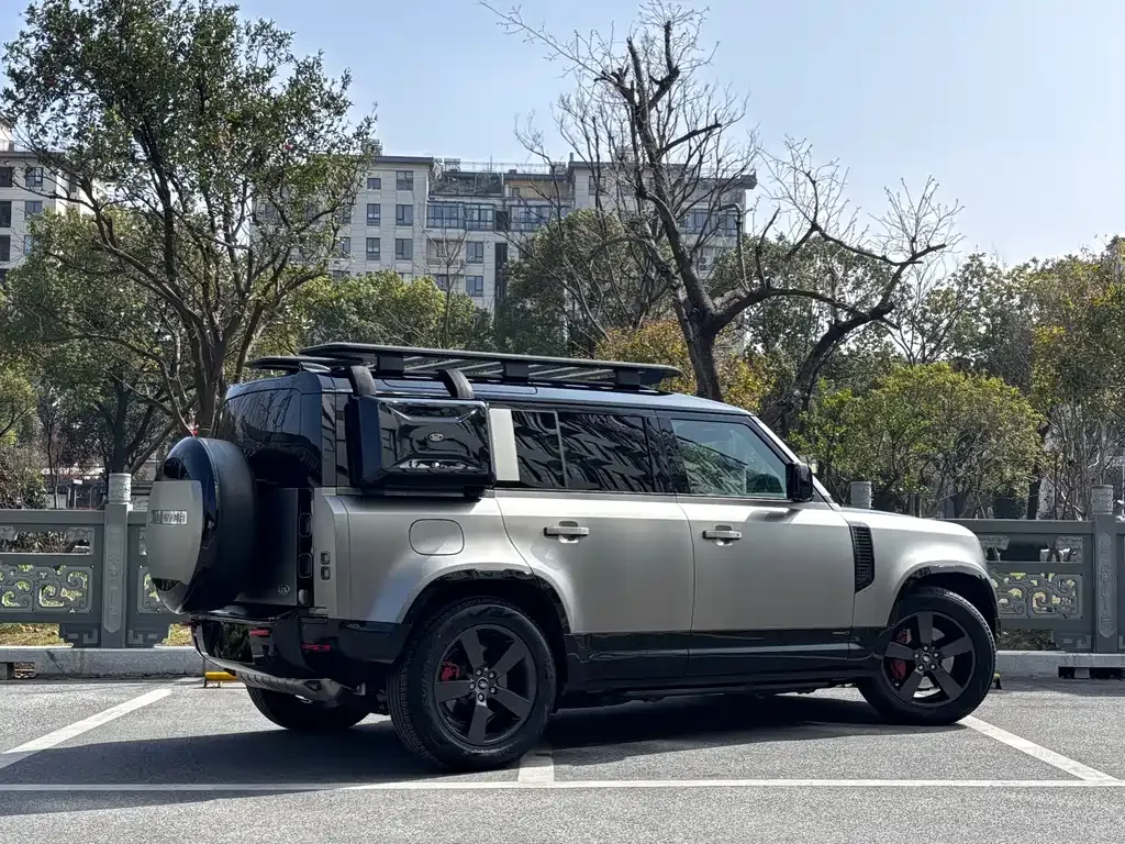 Land Rover Defender — фото 6
