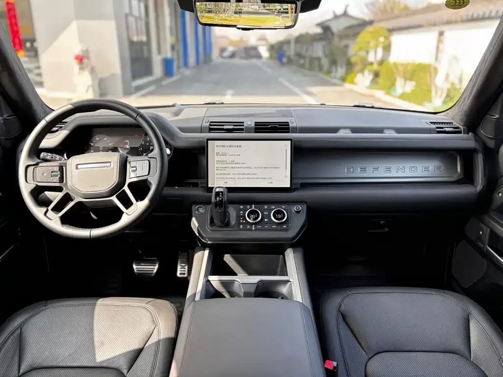 Land Rover Defender — фото 10