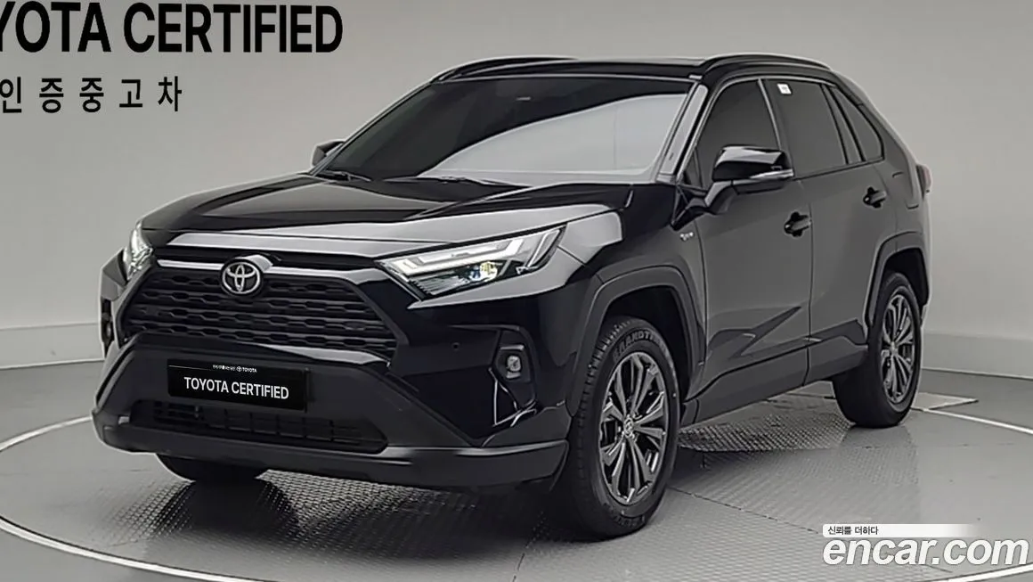 Toyota RAV4 — фото 1