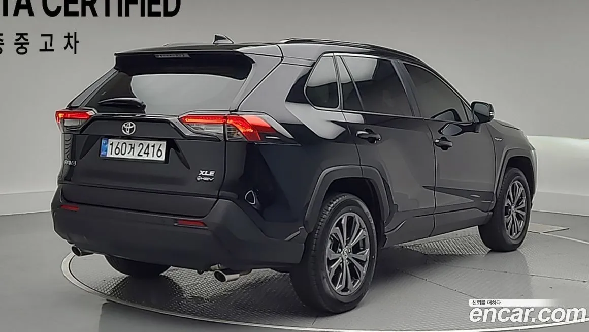 Toyota RAV4 — фото 7