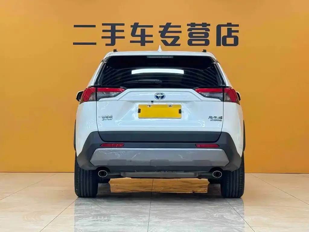 Toyota RAV4 — фото 2