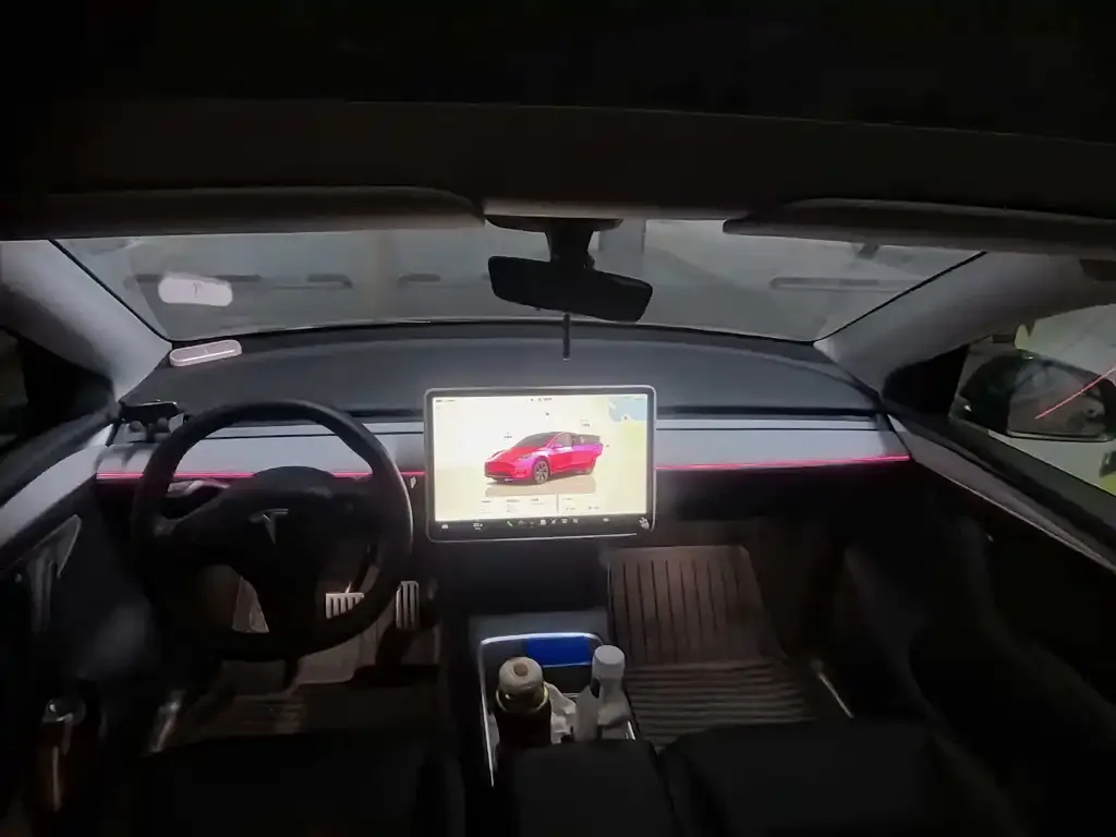 Tesla Model Y — фото 4