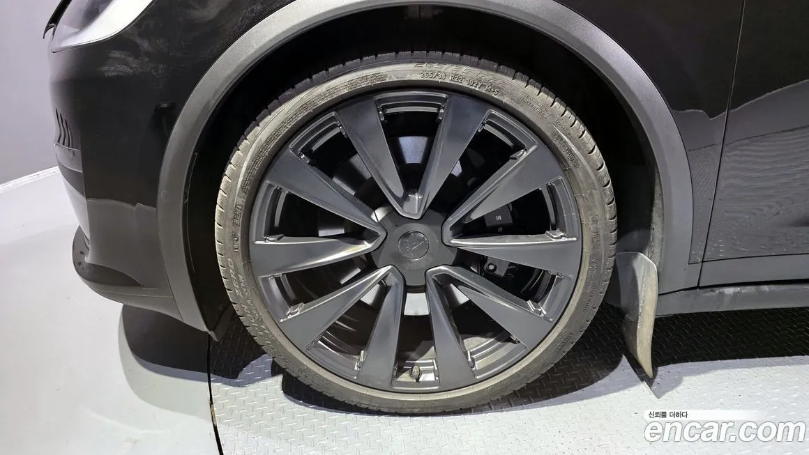 Tesla Model X 2023 из KR, фото 8