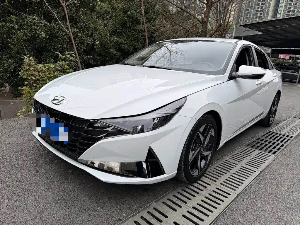 Hyundai Elantra 2023 из CN, фото 1