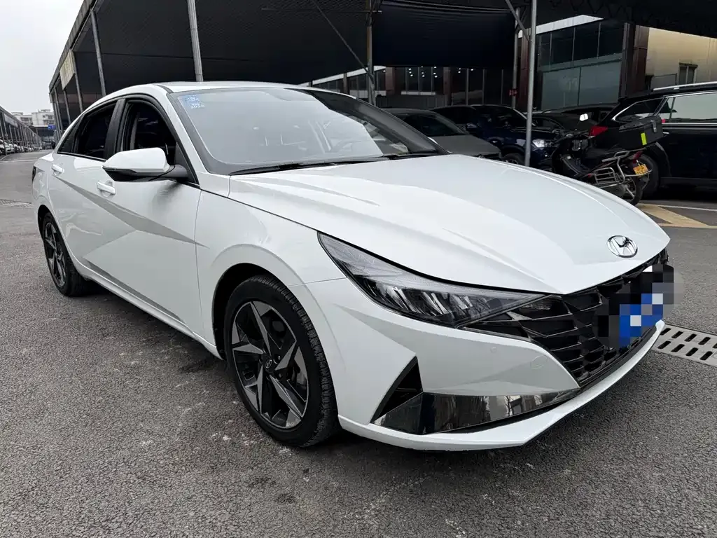 Hyundai Elantra 2023 из CN, фото 10