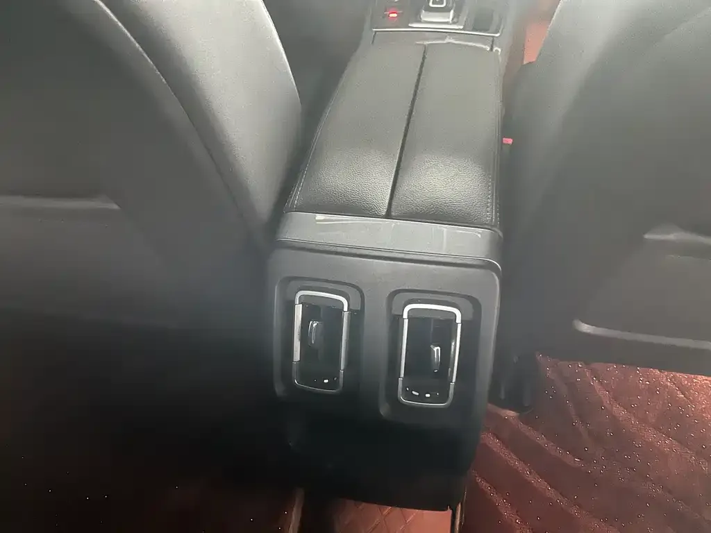 Citroen C6 2023 из CN, фото 3
