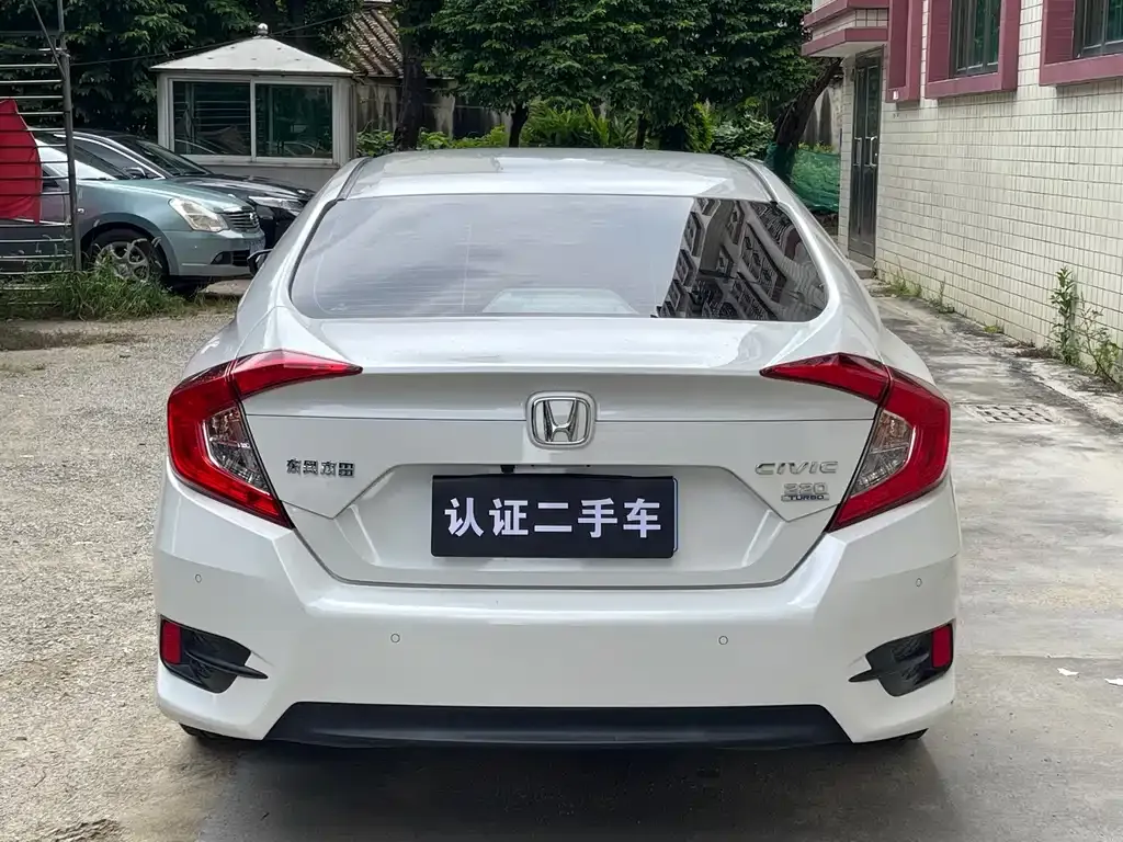 Honda Civic — фото 10