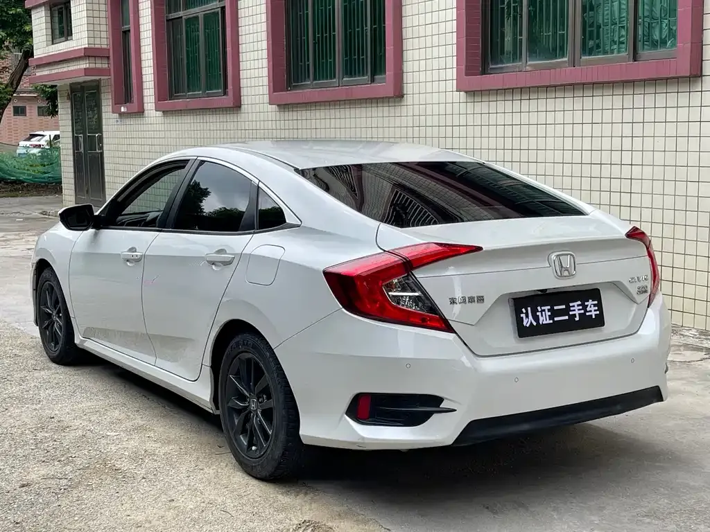 Honda Civic — фото 7