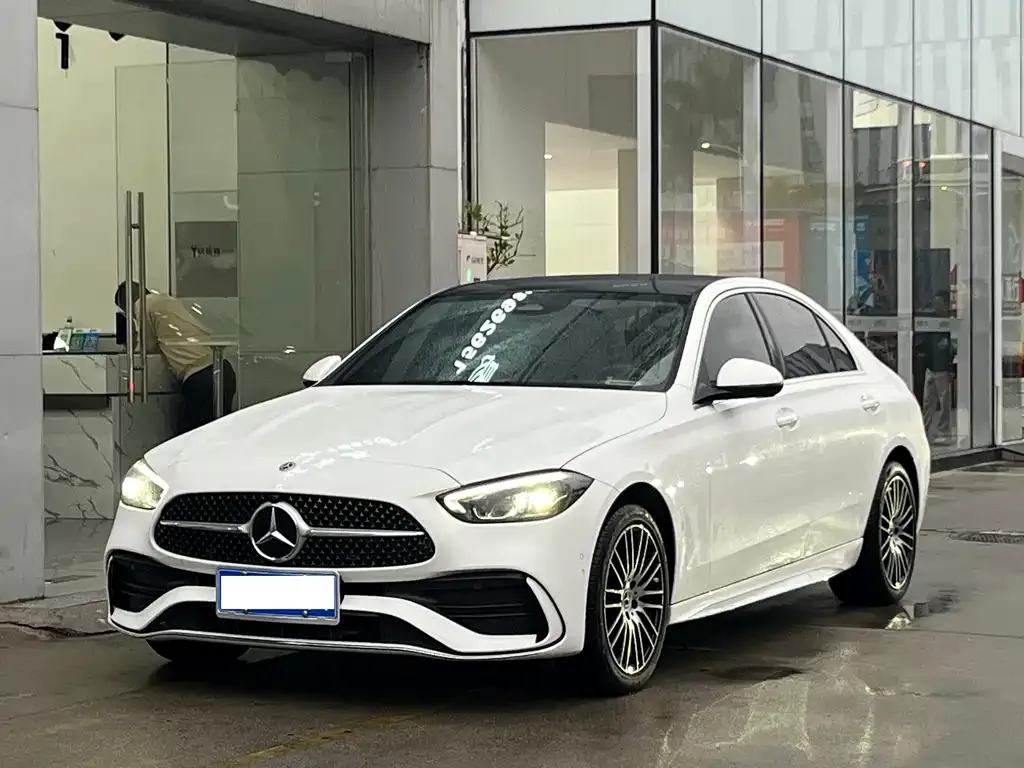 Mercedes-Benz C-Class — фото 1