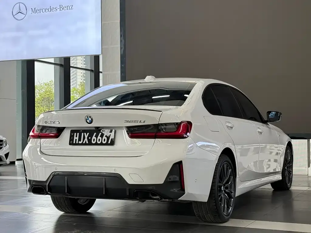 BMW 3 Series 2023 из CN, фото 8