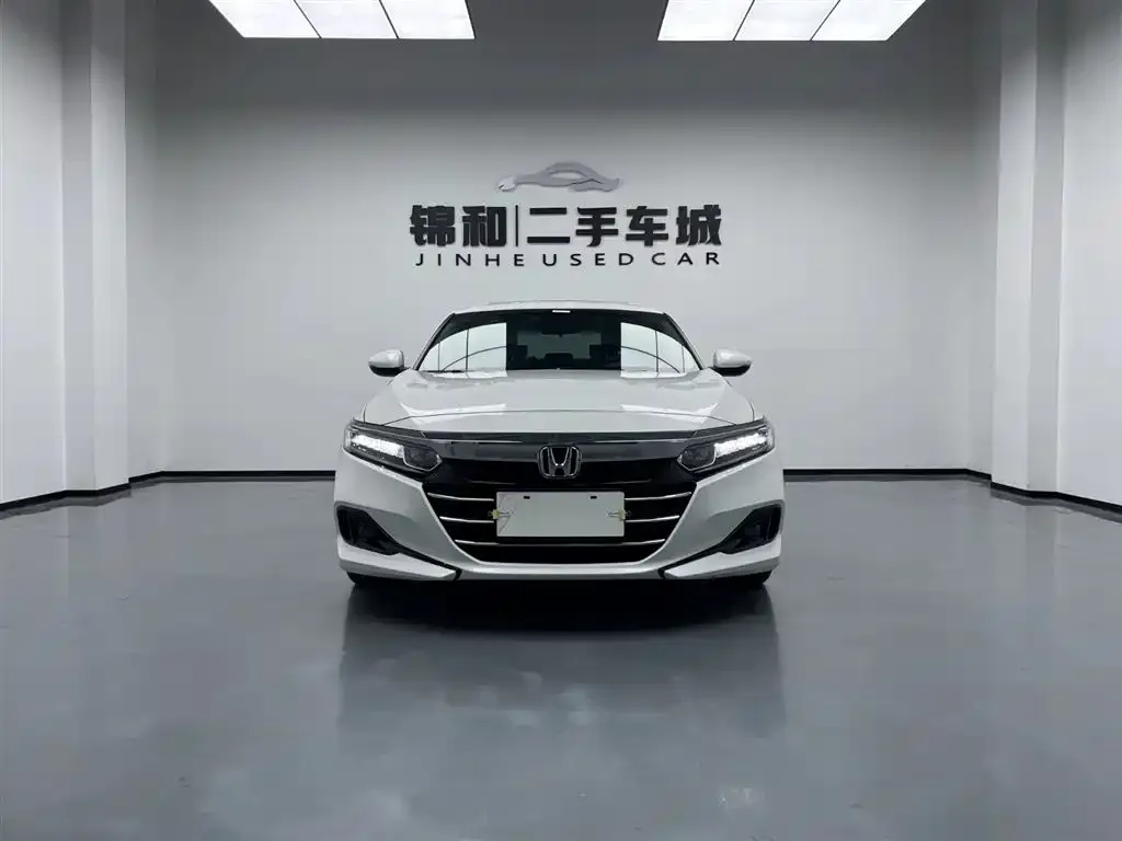Honda Accord — фото 10