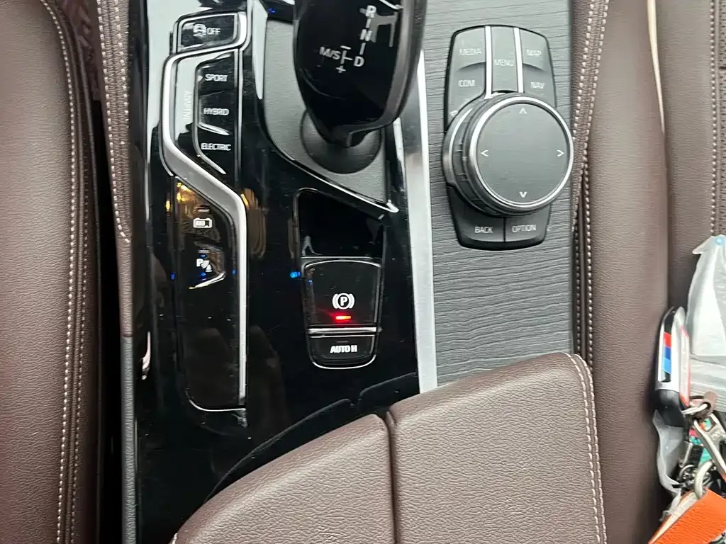 BMW 5 Series New Energy — фото 4