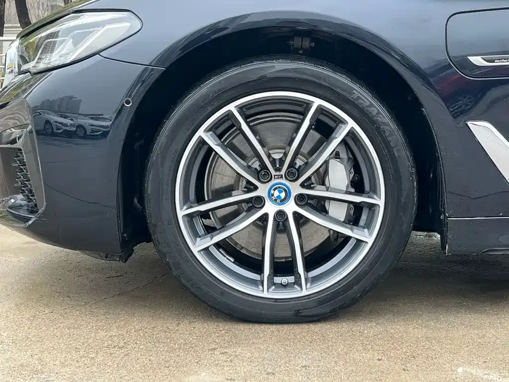 BMW 5 Series New Energy — фото 6