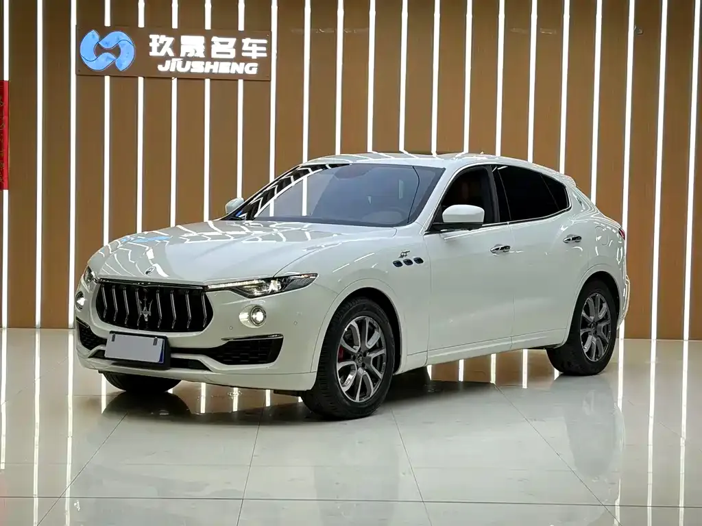 Maserati Levante — фото 1