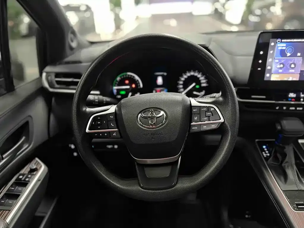 Toyota Granvia 2025 из CN, фото 9