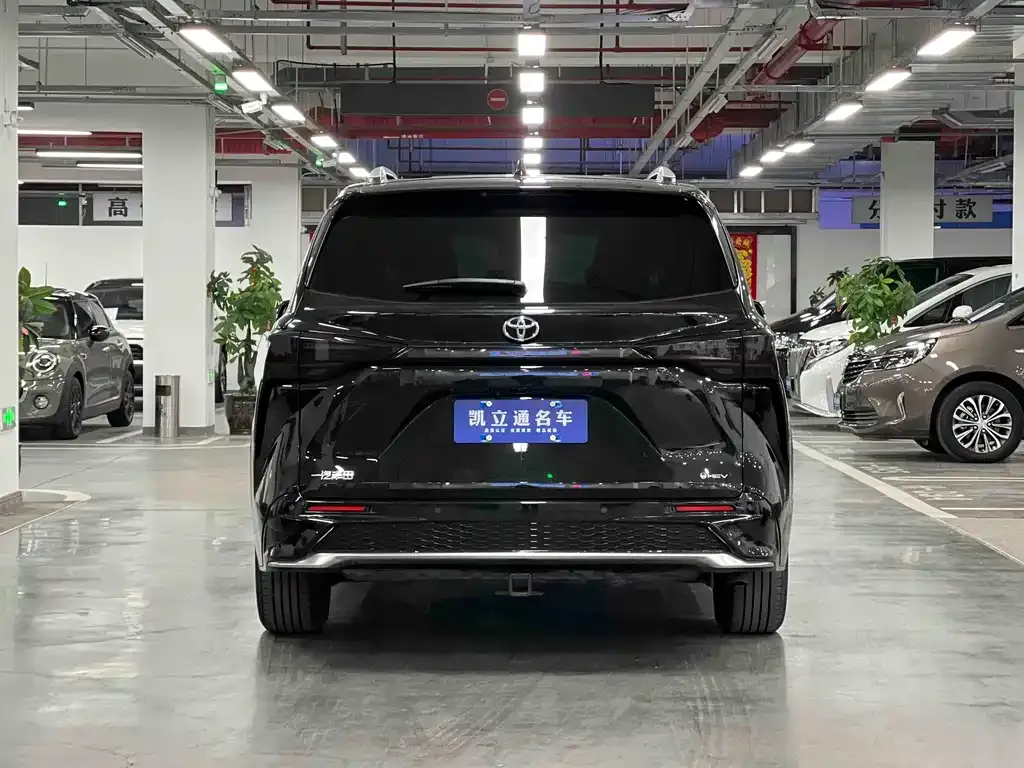 Toyota Granvia 2025 из CN, фото 8