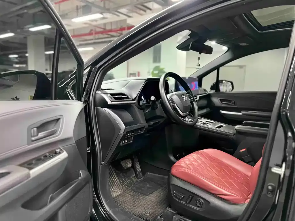 Toyota Granvia 2025 из CN, фото 10