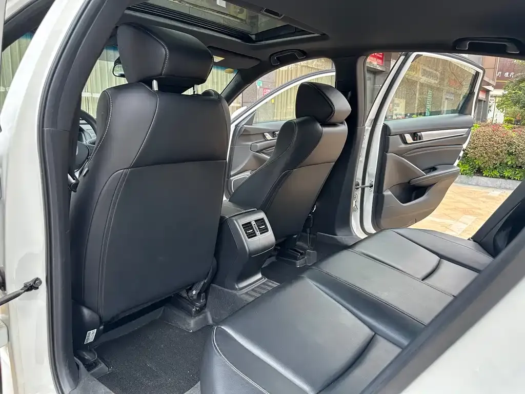 Honda Inspire — фото 10
