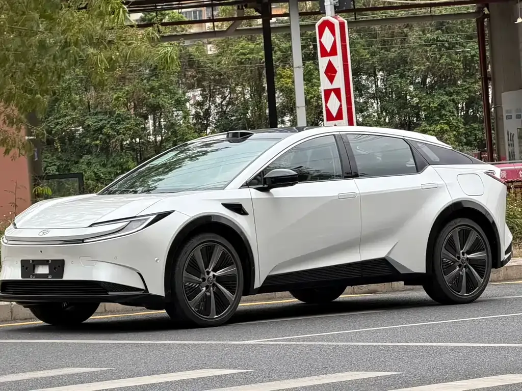 Toyota bZ5 2026 из CN, фото 1