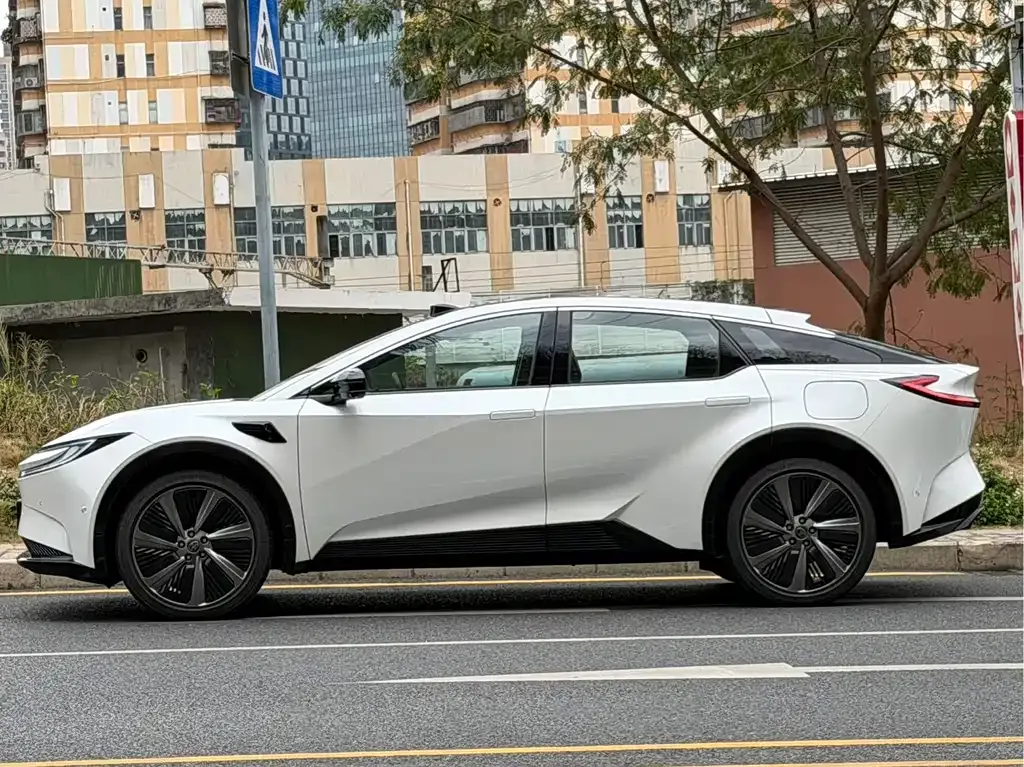 Toyota bZ5 2026 из CN, фото 10