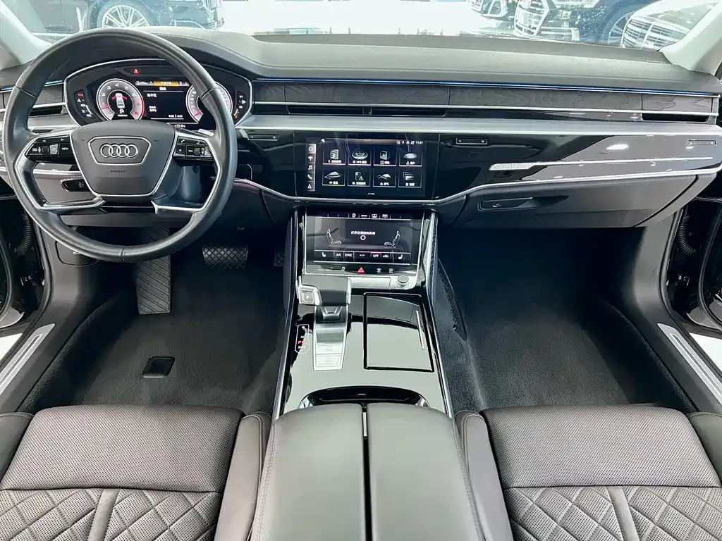Audi A8 — фото 6