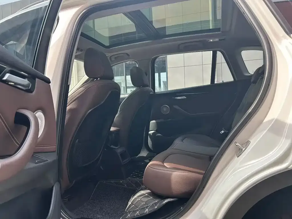 BMW X1 2021 из CN, фото 6