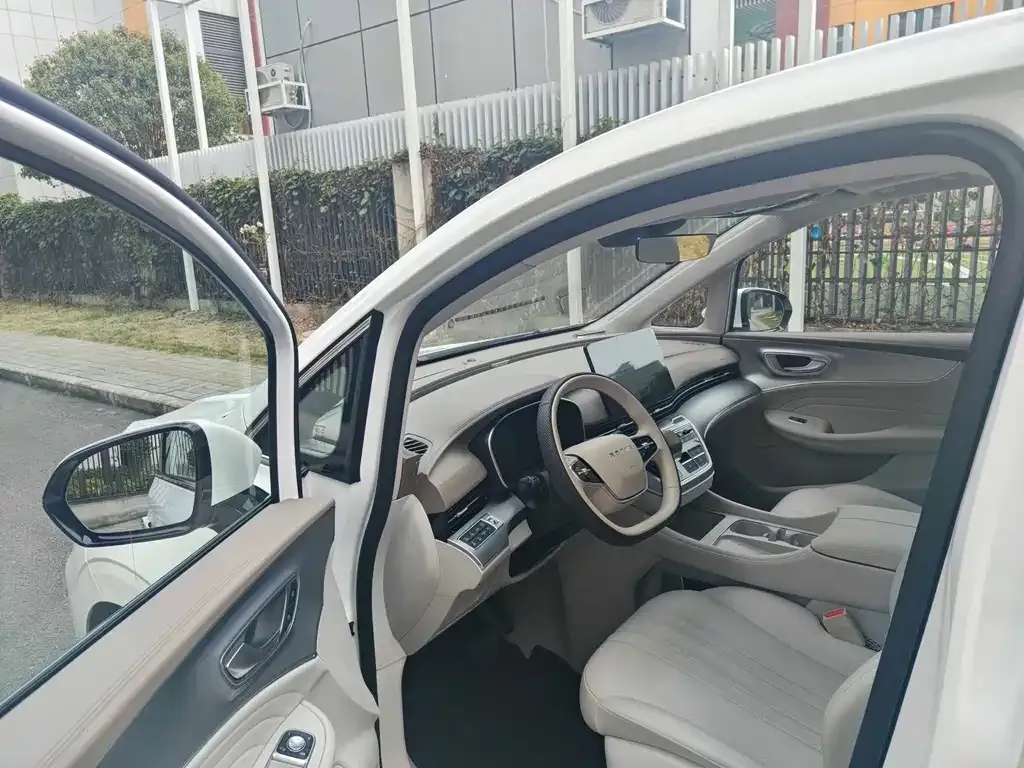 Roewe iMAX8 New Energy 2025 из CN, фото 10