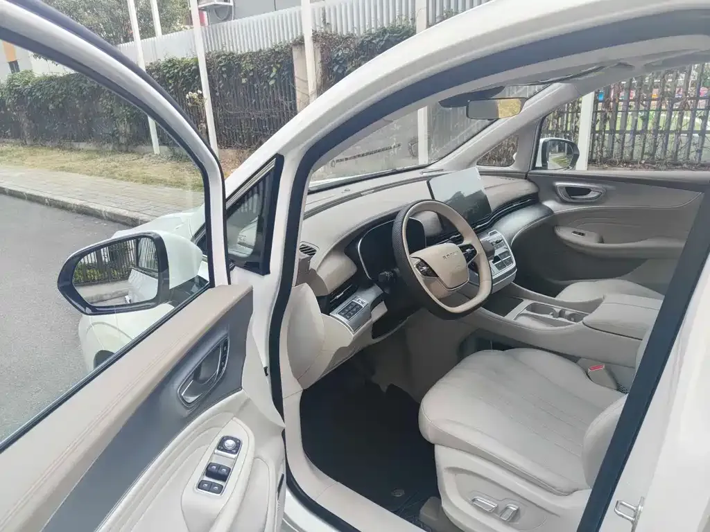 Roewe iMAX8 New Energy 2025 из CN, фото 8