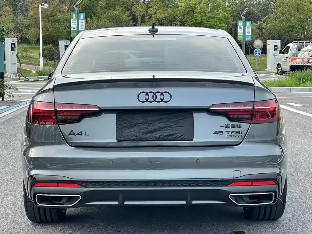 Audi A4L — фото 6