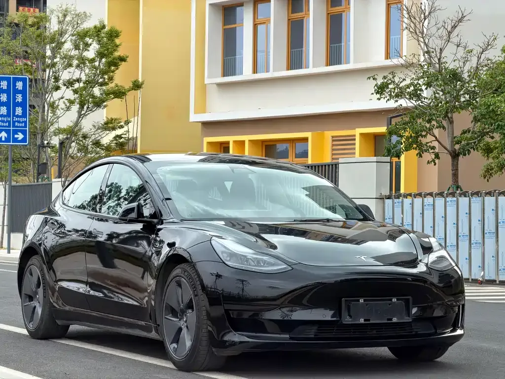 Tesla Model 3 — фото 10