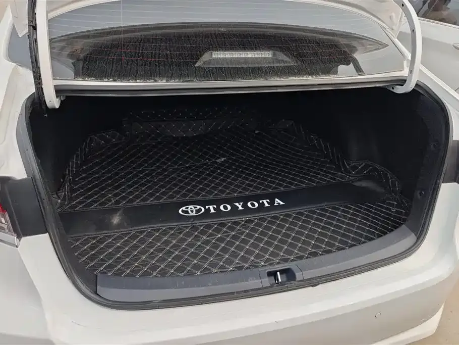 Toyota Corolla — фото 10