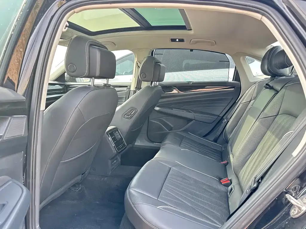 Volkswagen Passat — фото 8