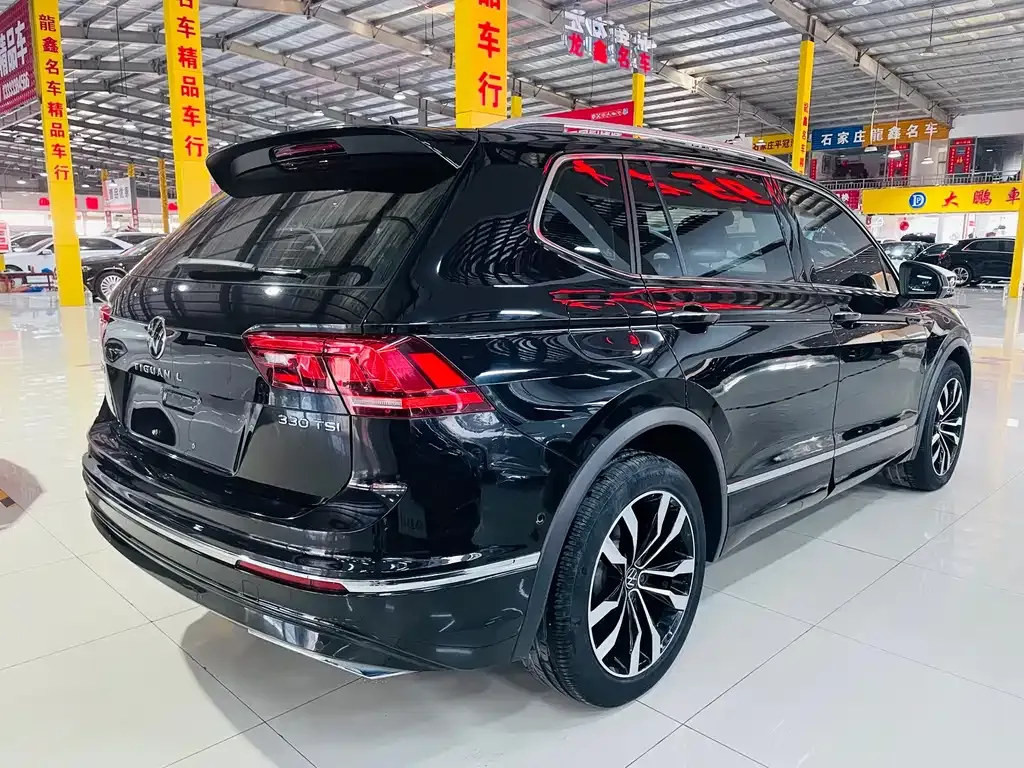 Volkswagen Tiguan L — фото 8